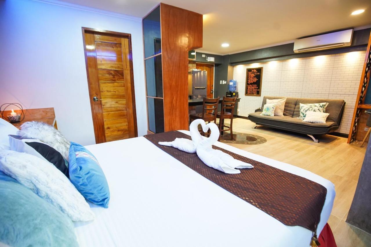 Clockworkorange Luxury Apartment